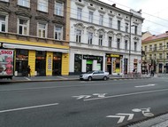 Pronájem zavedeného bistra (40m2) v centru HK