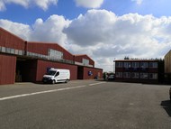 SKLADY,HALY,VÝROBNÍ OBJEKTY, vytápěná hala 1620m2