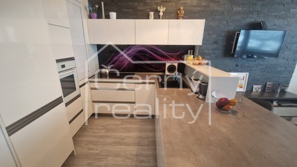 Pronájem luxusního bytu 3+kk (81m2) s dvěma lodžiemi, 4.p., Pardubice, ul. Dašická - Fotka 1