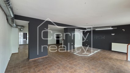 Pronájem obchodních prostor 350 m2, Showroom 220 m2 a 110 m2, v centru Pardubic - Fotka 36