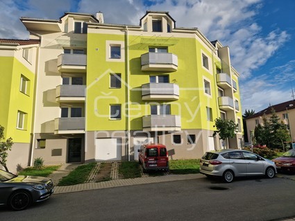 Pronájem bytu 2+1 s balkonem (61 m2) v Sezemicích, 2.p.,s  výhledem na Kuňku - Fotka 12