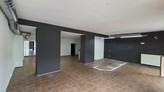 Pronájem obchodních prostor 350 m2, Showroom 220 m2 a 110 m2, v centru Pardubic 