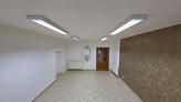 Pronájem obchodních prostor 95 m2, Showroom 66 m2, kancelář 11 m2 a prodejna 11,50 m2, v Trutnově